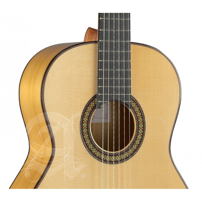 guitarra-flamenca-alhambra-7fc (2).jpg